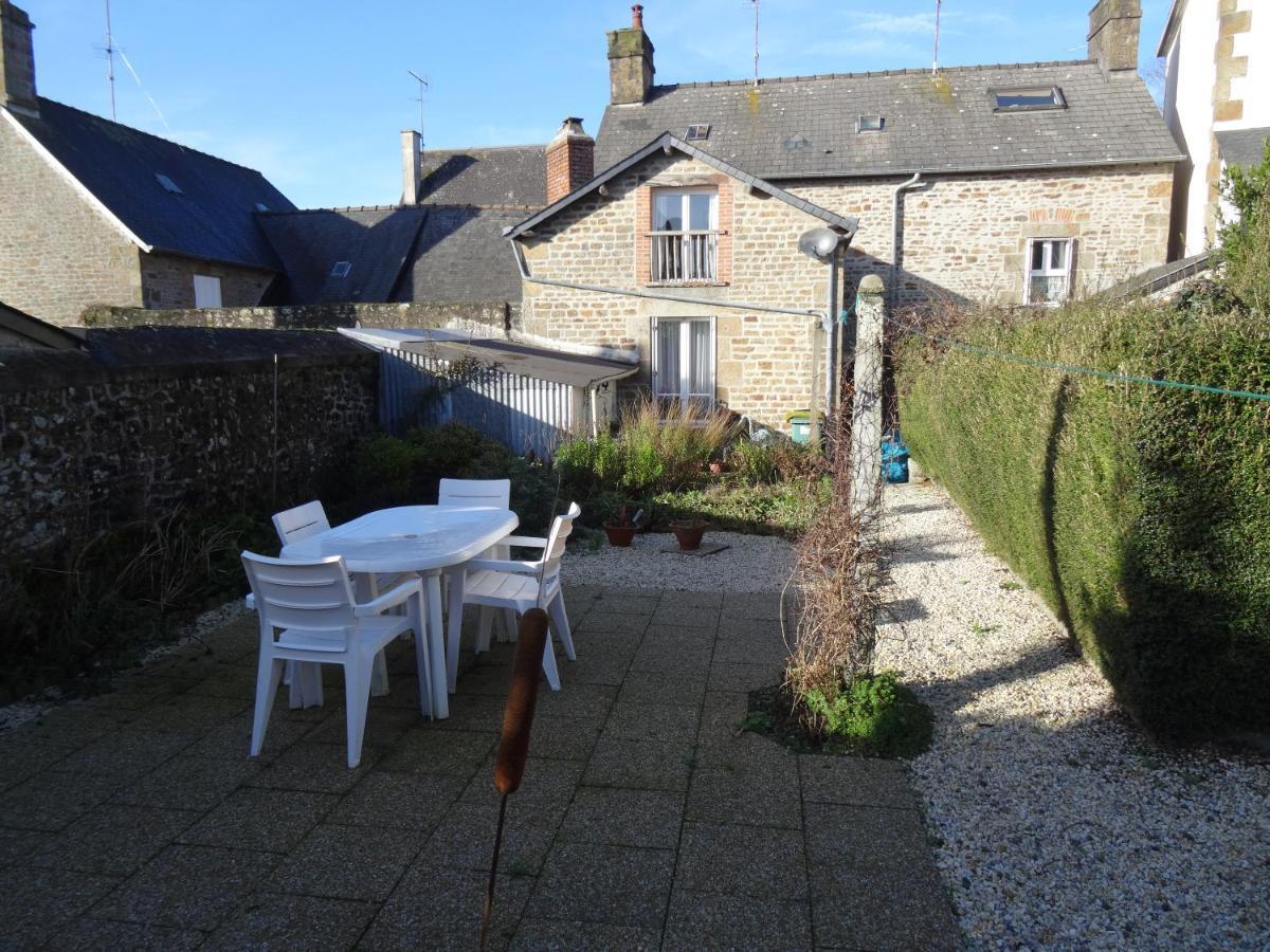 Charming French Cottage-gite In The Heart Of Quiet Holiday home *
